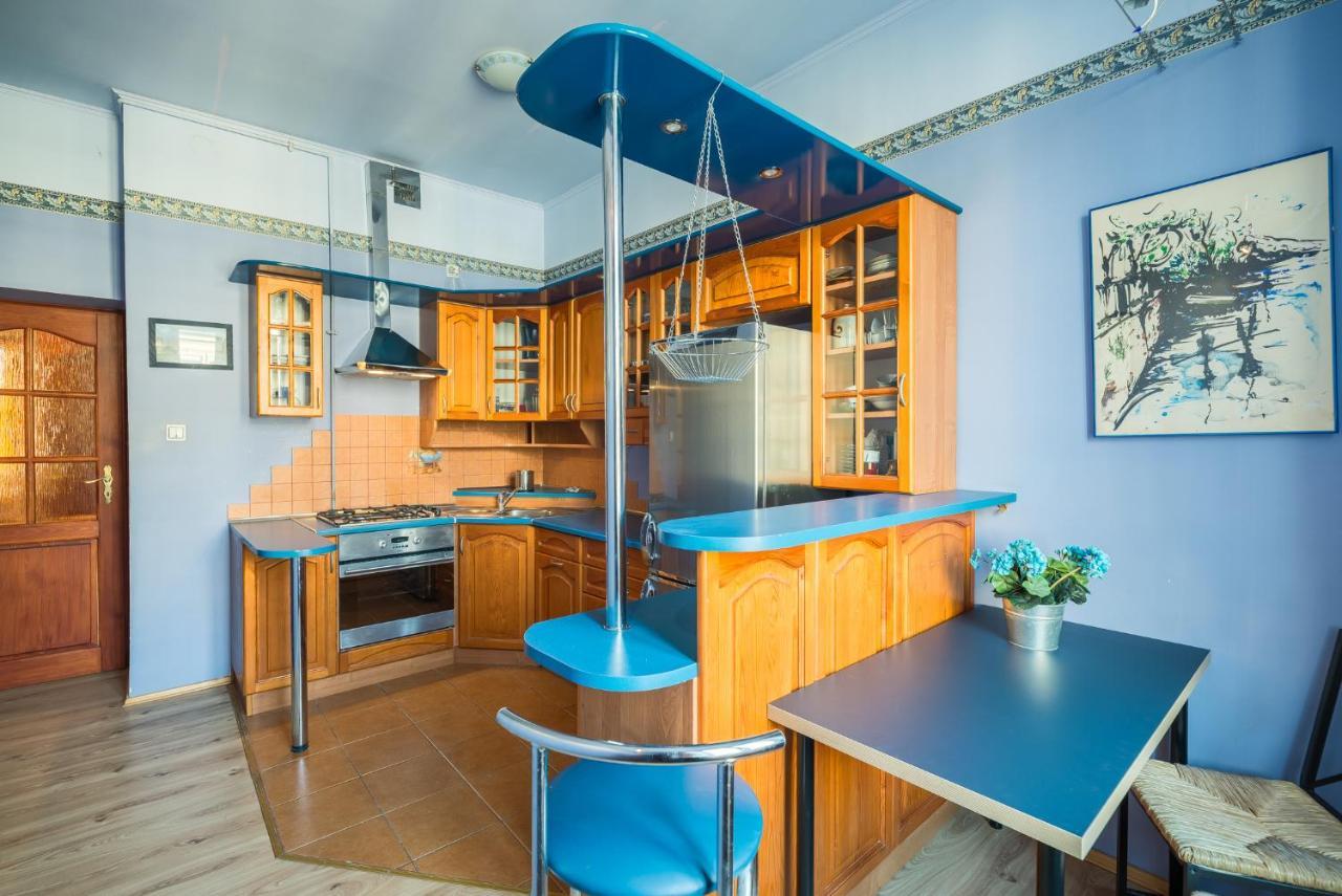 Leilighet Pokoj Tkacka Czerwony W Apartamencie Ze Wspolna Lazienka I Kuchnia