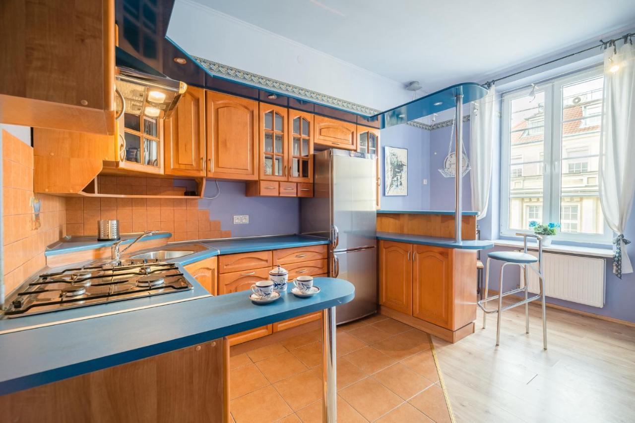 Pokoj Tkacka Czerwony W Apartamencie Ze Wspolna Lazienka I Kuchnia Leilighet